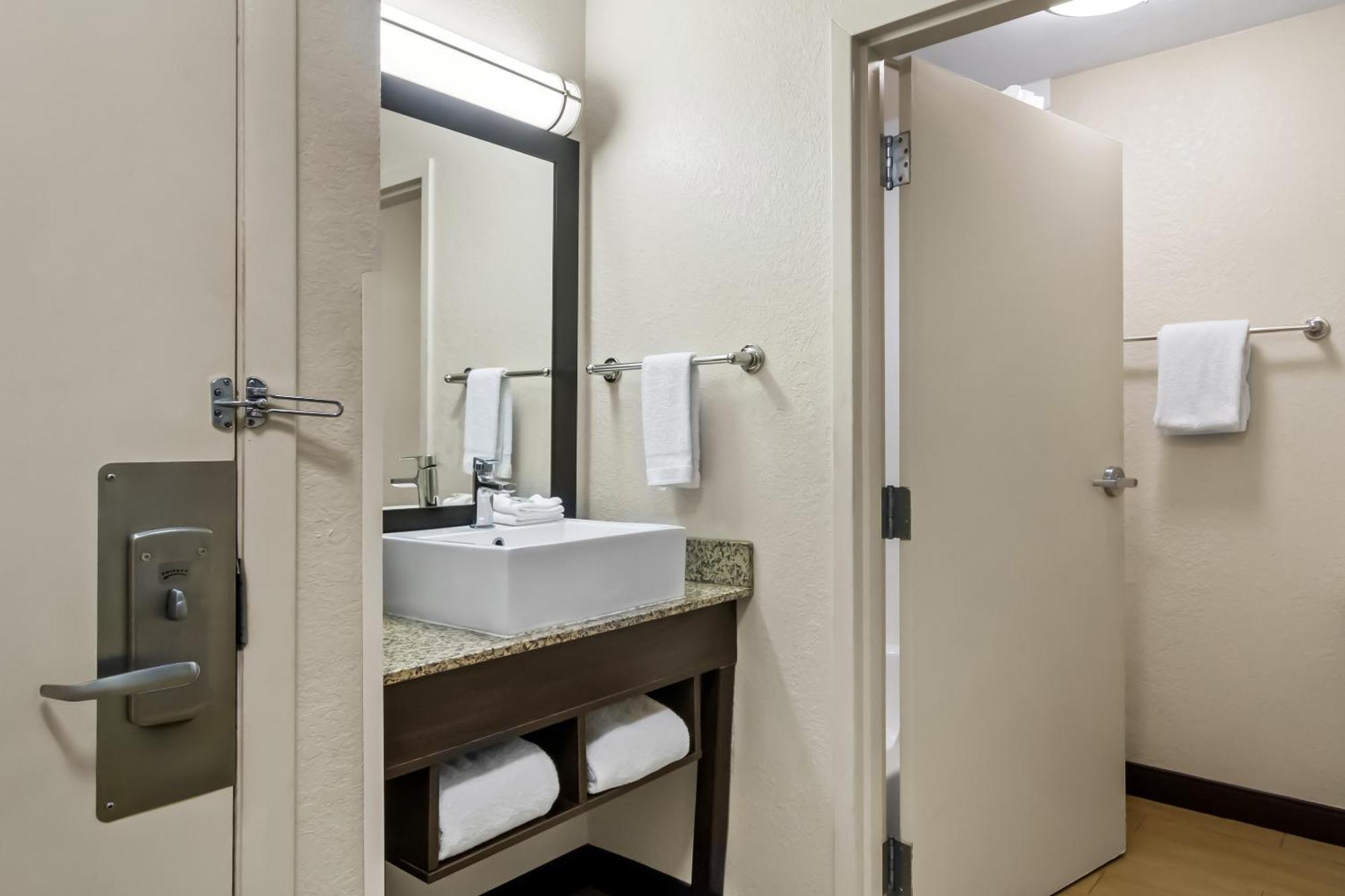 Red Roof Inn Plus+ Jacksonville - Southpoint Esterno foto